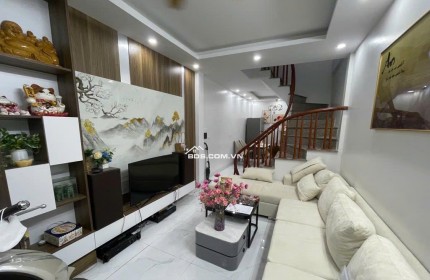 Bán Nhà Đặng Văn Ngữ, 36m², Gần Ô Tô, Full Nội Thất, Cách Phố Vài Bước Chân, Chỉ 6.35 Tỷ